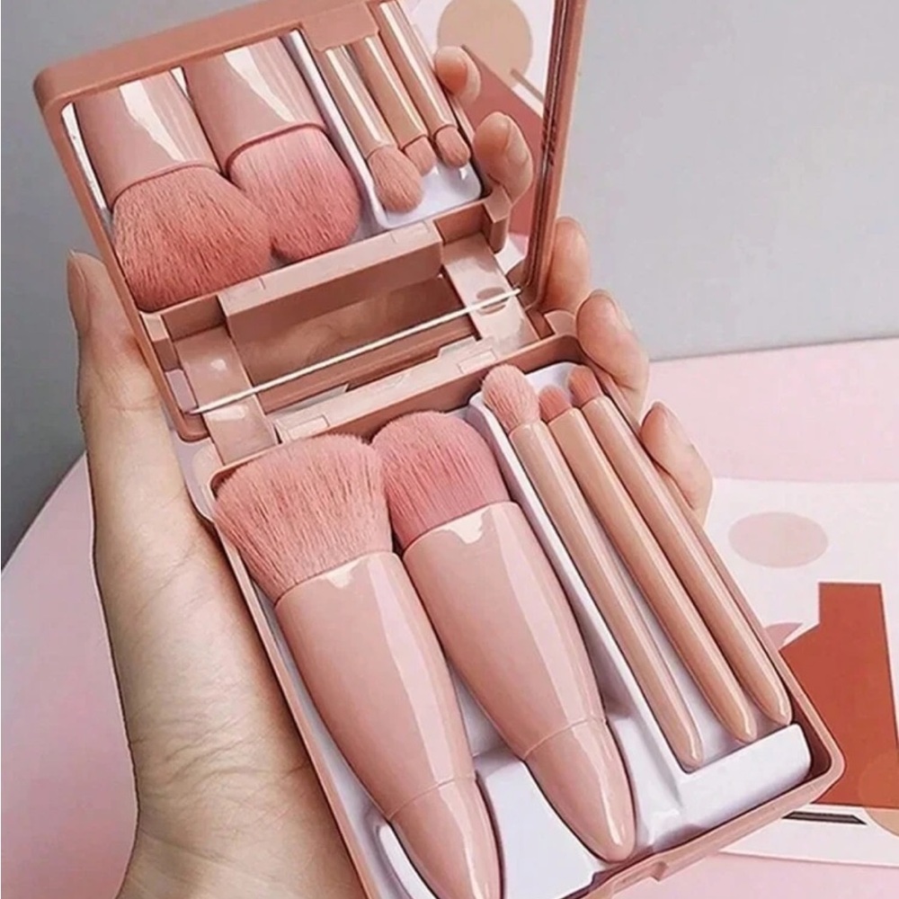 NEW Travel Makeup Brush Set in Pink Case